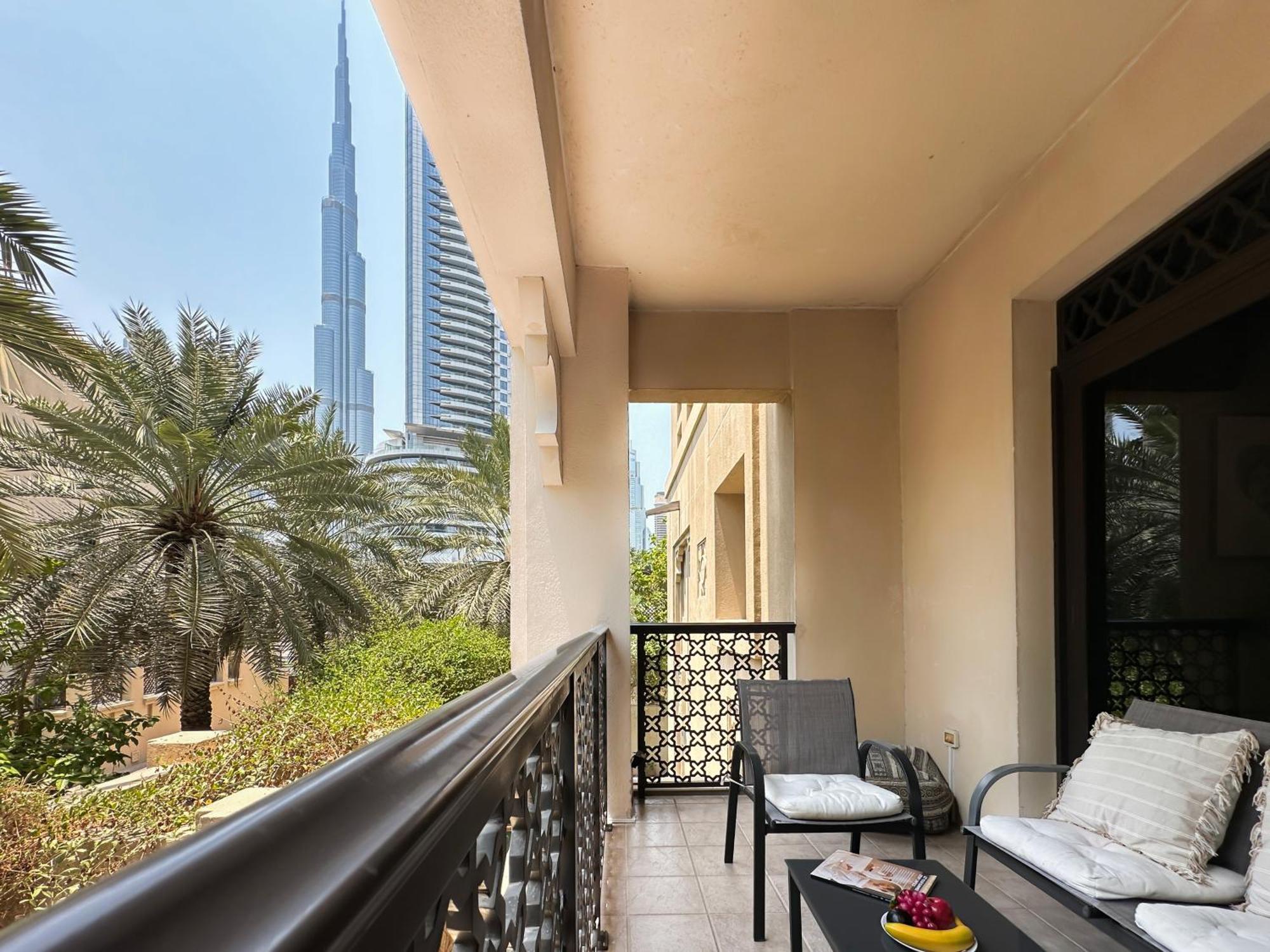 Апартаменти Trophy 2Br Aladdin Estate W Burj Khalifa View Дубай Екстер'єр фото